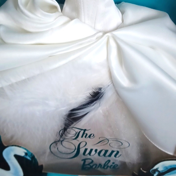 2000 Barbie The Swan Doll Birds of Beauty Collection Third Series Mattel #27682 - Picture 6 of 12